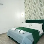 ゲストハウス Residenza Laezza 4*